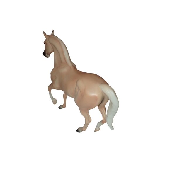 Breyer Classic Horse Gamblers Choice Palomino Morgan #917 Mariah Mold - Picture 4 of 7